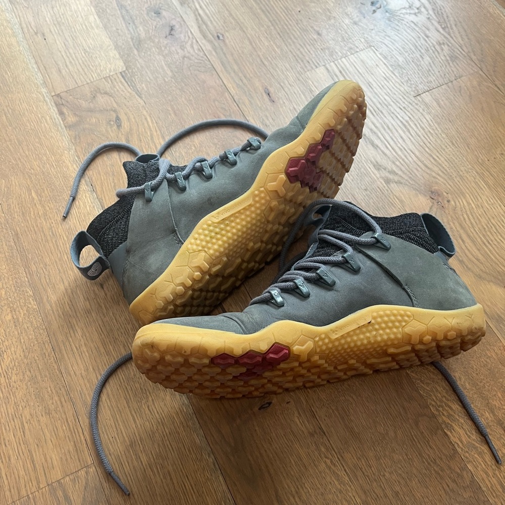 Women’s Vivobarefoot Magna FG shoes size 7